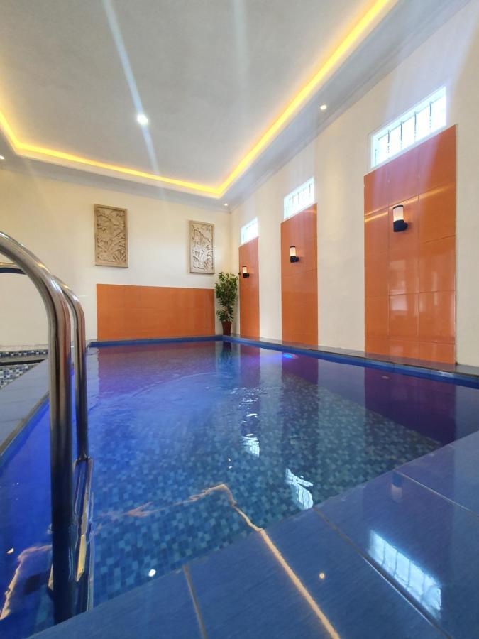 Kayz Villa Batu Dengan Kolam Renang Pribadi Exterior foto