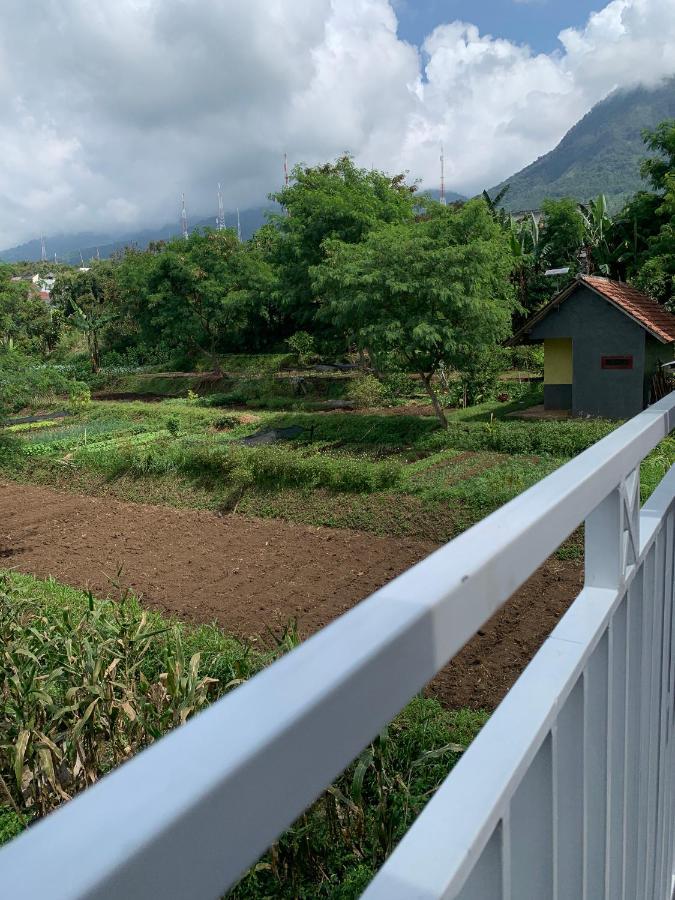 Kayz Villa Batu Dengan Kolam Renang Pribadi Exterior foto